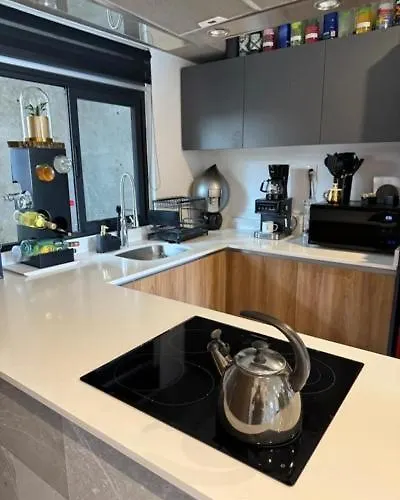 Homestay En Penthouse Cerca Angel Independencia